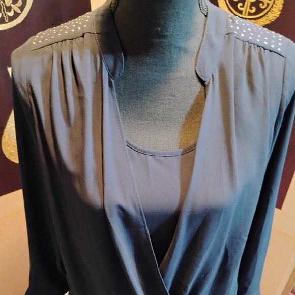Oasis faux wrap metal faceted long sleeve blouse in blue, size 8 (small) - Picture 1 of 12